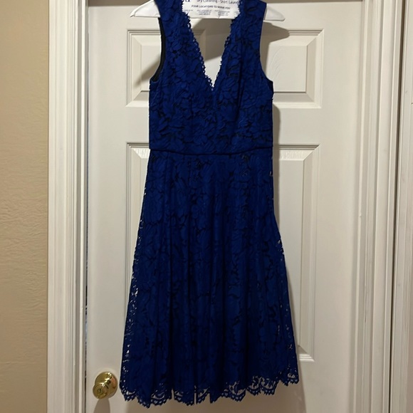 Like new Vera Wang Dress, Size 4 - Picture 1 of 4